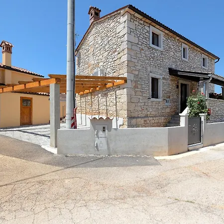 Villa Tonin - House For 6 Guests With Backyard, Pool And Whirlpool In Istria, Istrien *