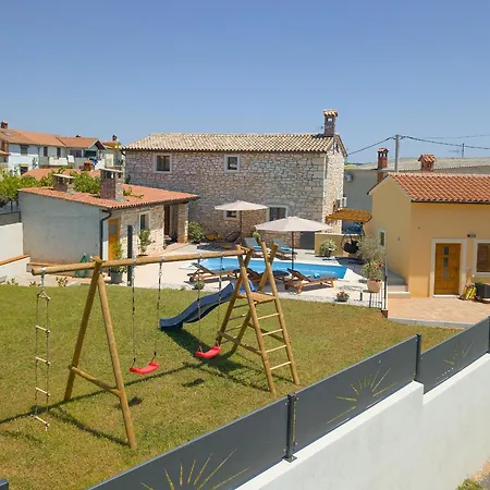 Villa Tonin - House For 6 Guests With Backyard, Pool And Whirlpool In Istria, Istrien *
