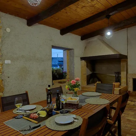 Tonin - House For 6 Guests With Backyard, Pool And Whirlpool In Istria, Istrien Villa