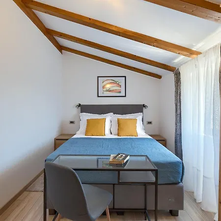 Tonin - House For 6 Guests With Backyard, Pool And Whirlpool In Istria, Istrien *