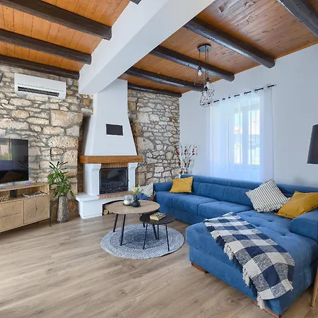Villa Tonin - House For 6 Guests With Backyard, Pool And Whirlpool In Istria, Istrien *